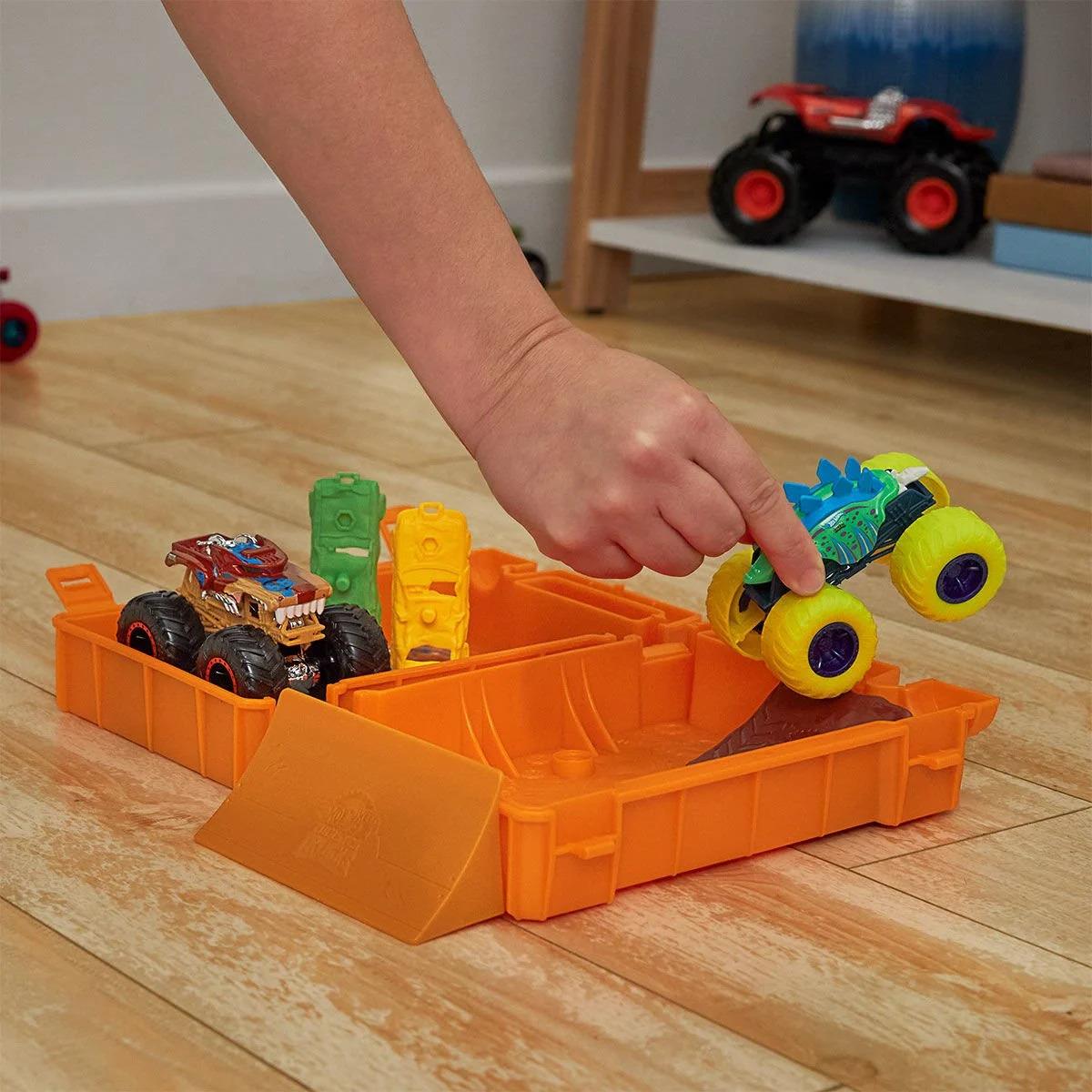 HXT04 HOT WHEELS MONSTER TRUCKS TASINABILIR OYUN SETI