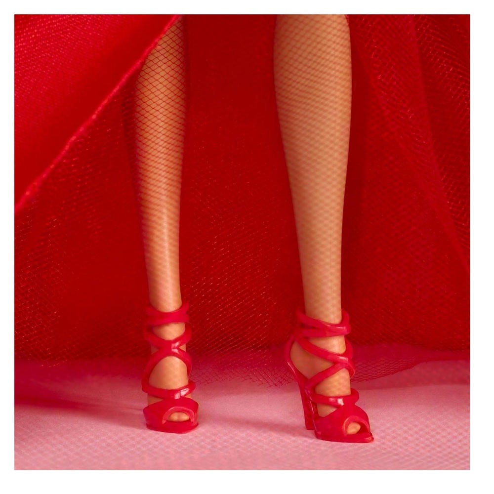 JJX67 BARBIE 2026 MUTLU YILLAR BEBEGI - LATIN