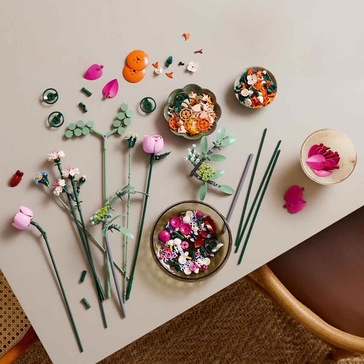 Lego Botanicals Pembe Çiçek Buketi 10342 749 Parça
