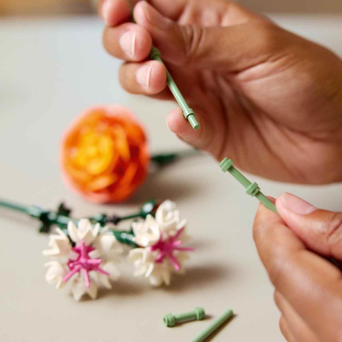 Lego Botanicals Pembe Çiçek Buketi 10342 749 Parça