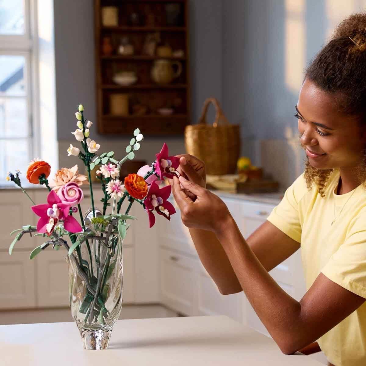 Lego Botanicals Pembe Çiçek Buketi 10342 749 Parça