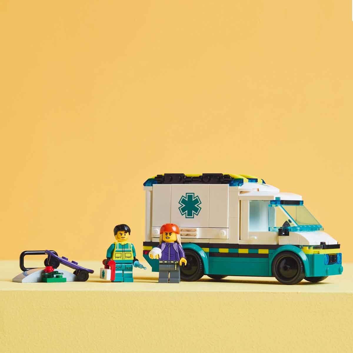 Lego City Acil Yardım Ambulansı 60451 Çocuklar için Yaratıcı Oyuncak Yapım Seti 184 Parça