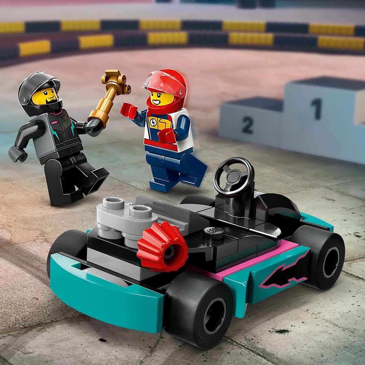 Lego City Go-Kartlar ve Yarış Sürücüleri 60400 - 5 Yaş ve Üzeri için Yarışçı Minifigürü İçeren Yaratıcı Oyuncak Yapım Seti 99 Parça