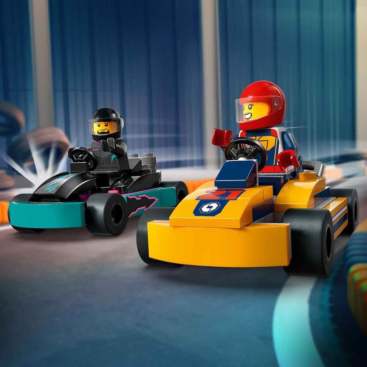 Lego City Go-Kartlar ve Yarış Sürücüleri 60400 - 5 Yaş ve Üzeri için Yarışçı Minifigürü İçeren Yaratıcı Oyuncak Yapım Seti 99 Parça