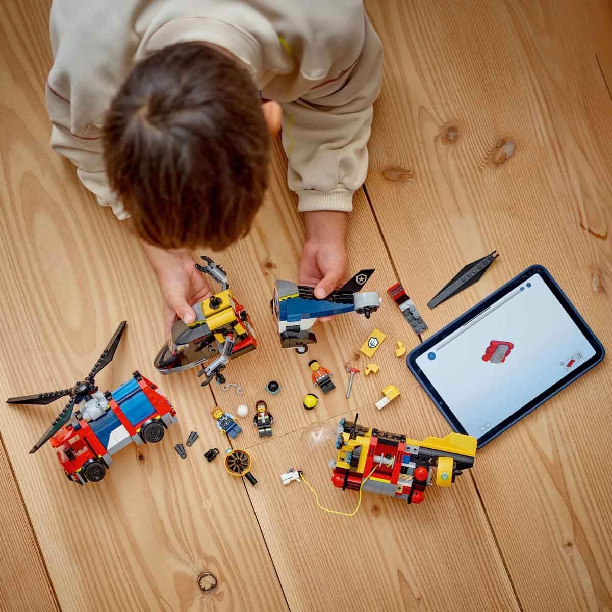 Lego City Helikopter İtfaiye Kamyonu ve Denizaltı Karışımı 60462 874 Parça