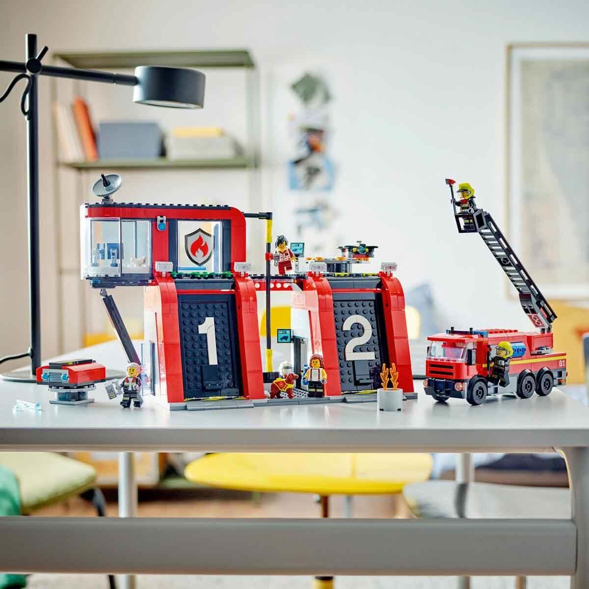 Lego City İtfaiye Kamyonlu İtfaiye Merkezi 60414 843 Parça