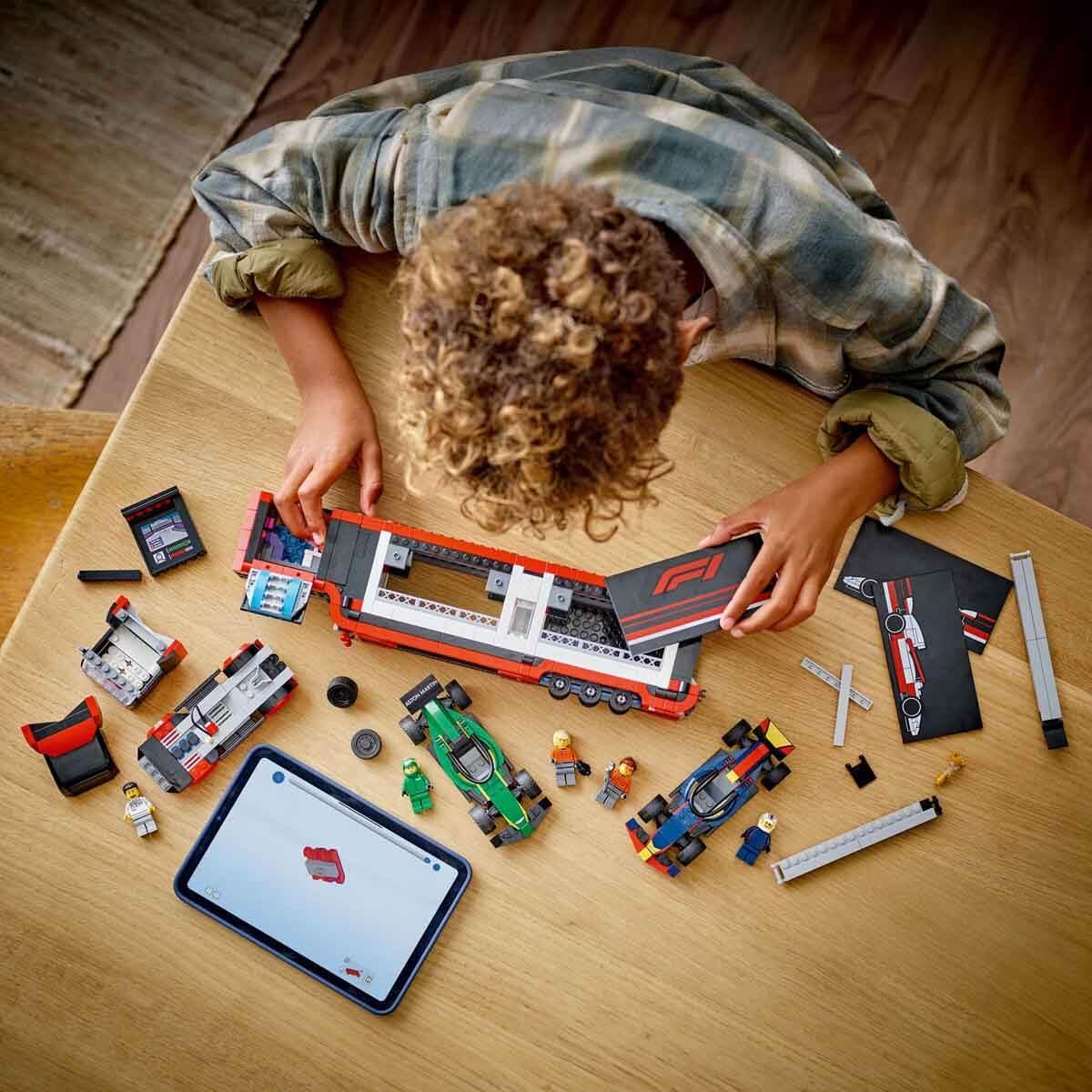 Lego City RB20 ve AMR24 F1 Arabalı F1 Kamyonu 60445 1086 Parça