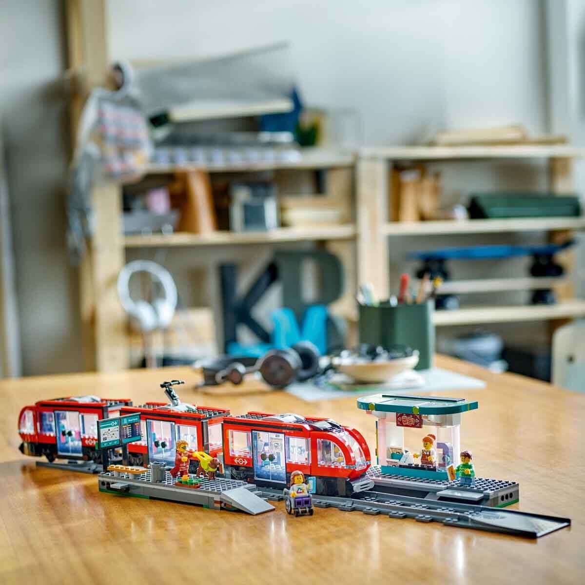 Lego City Şehir Merkezi Tramvay İstasyonu 60423 811 Parça