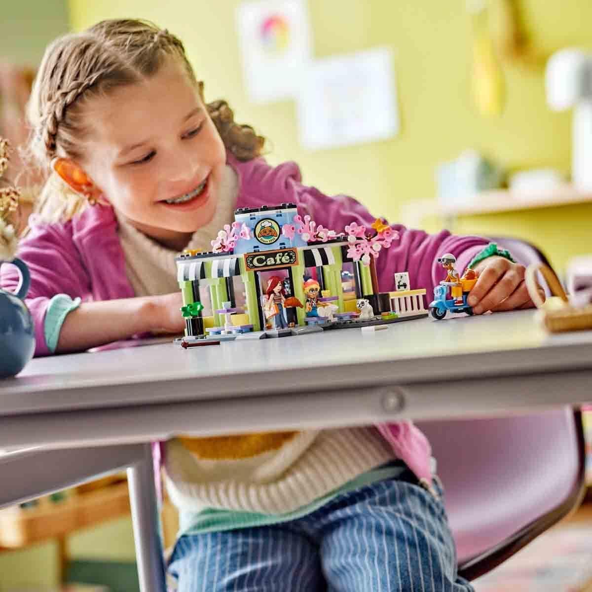 Lego Friends Heartlake City Kafe'si 42618 426 Parça
