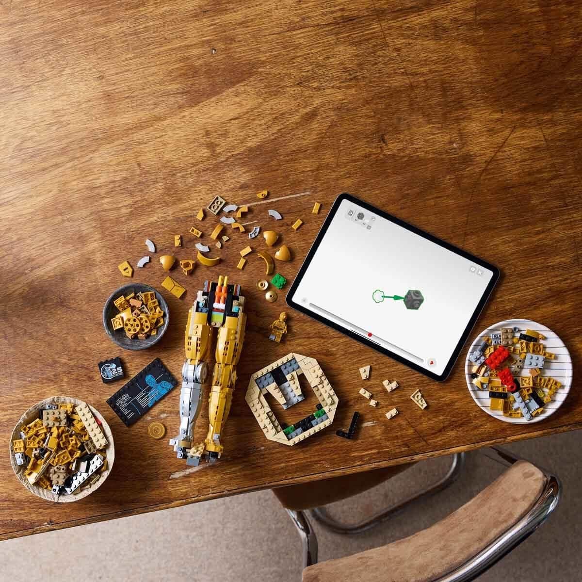 Lego Star Wars Droid Figürü C-3PO 75398