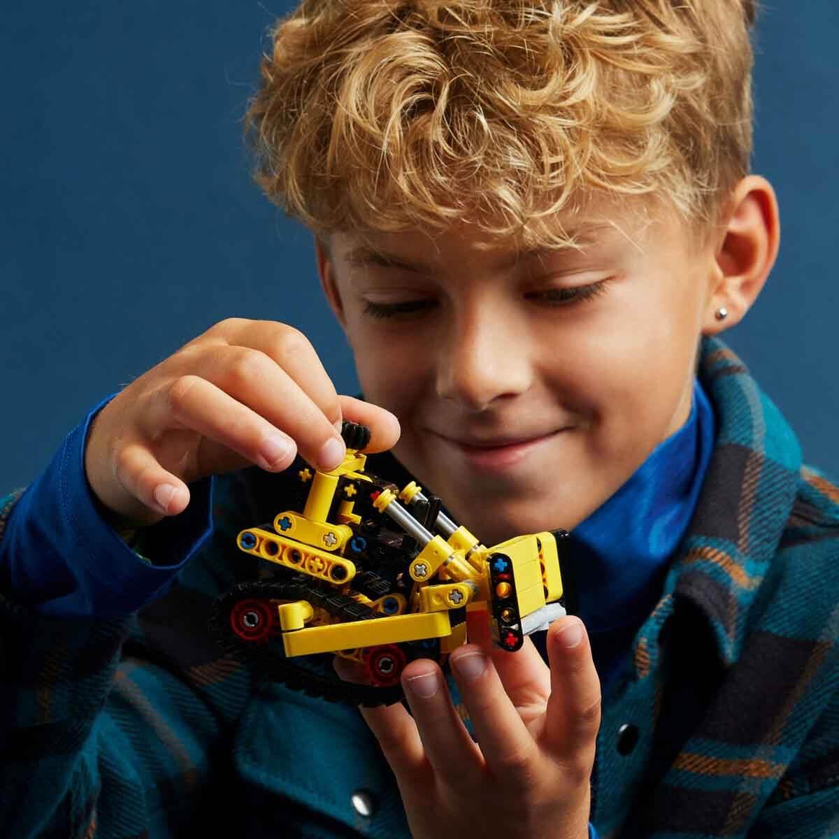LMT42163 HEAVY - DUTY BULLDOZER
