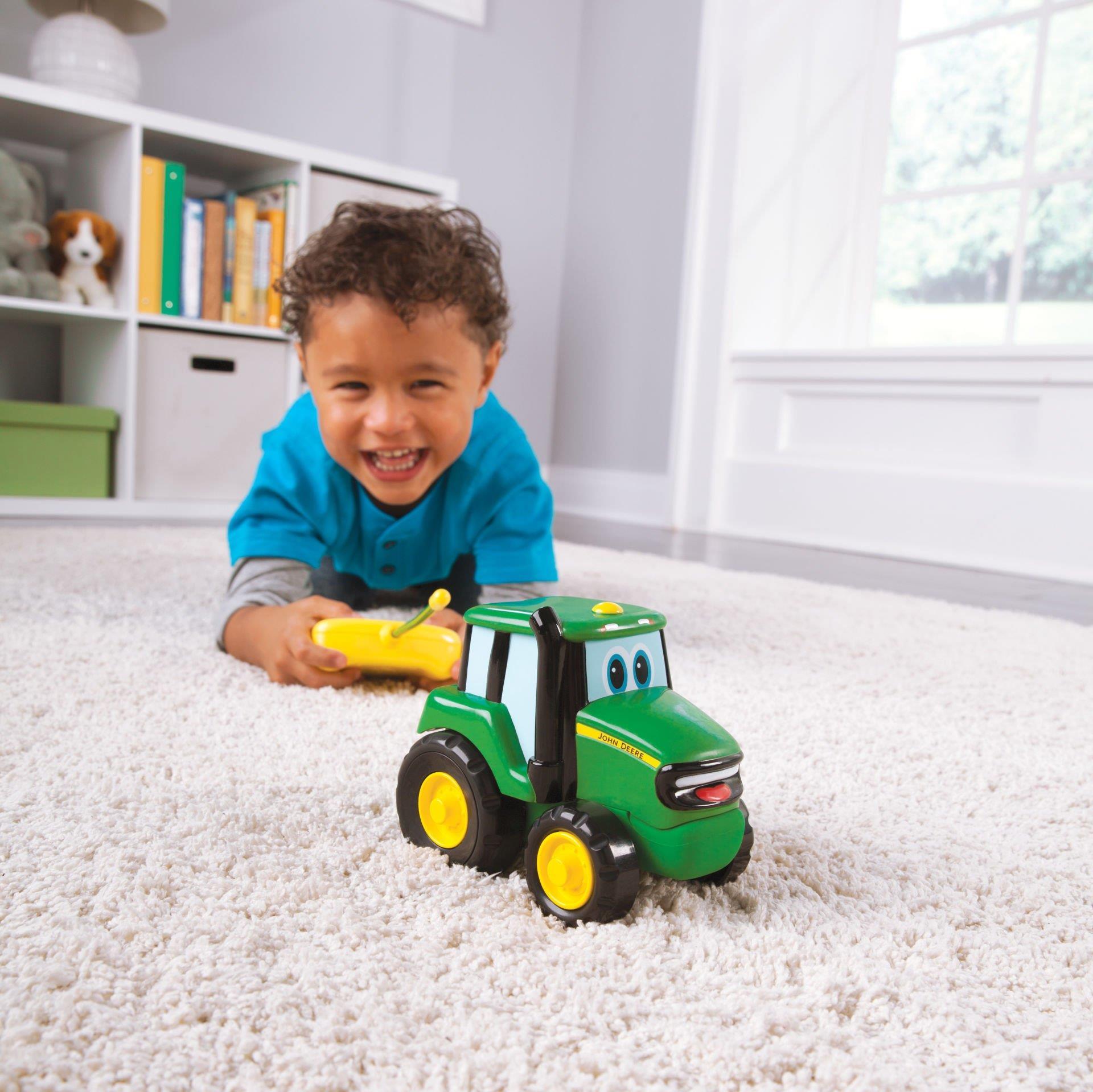 TPF42946 JD RC TRAKTOR