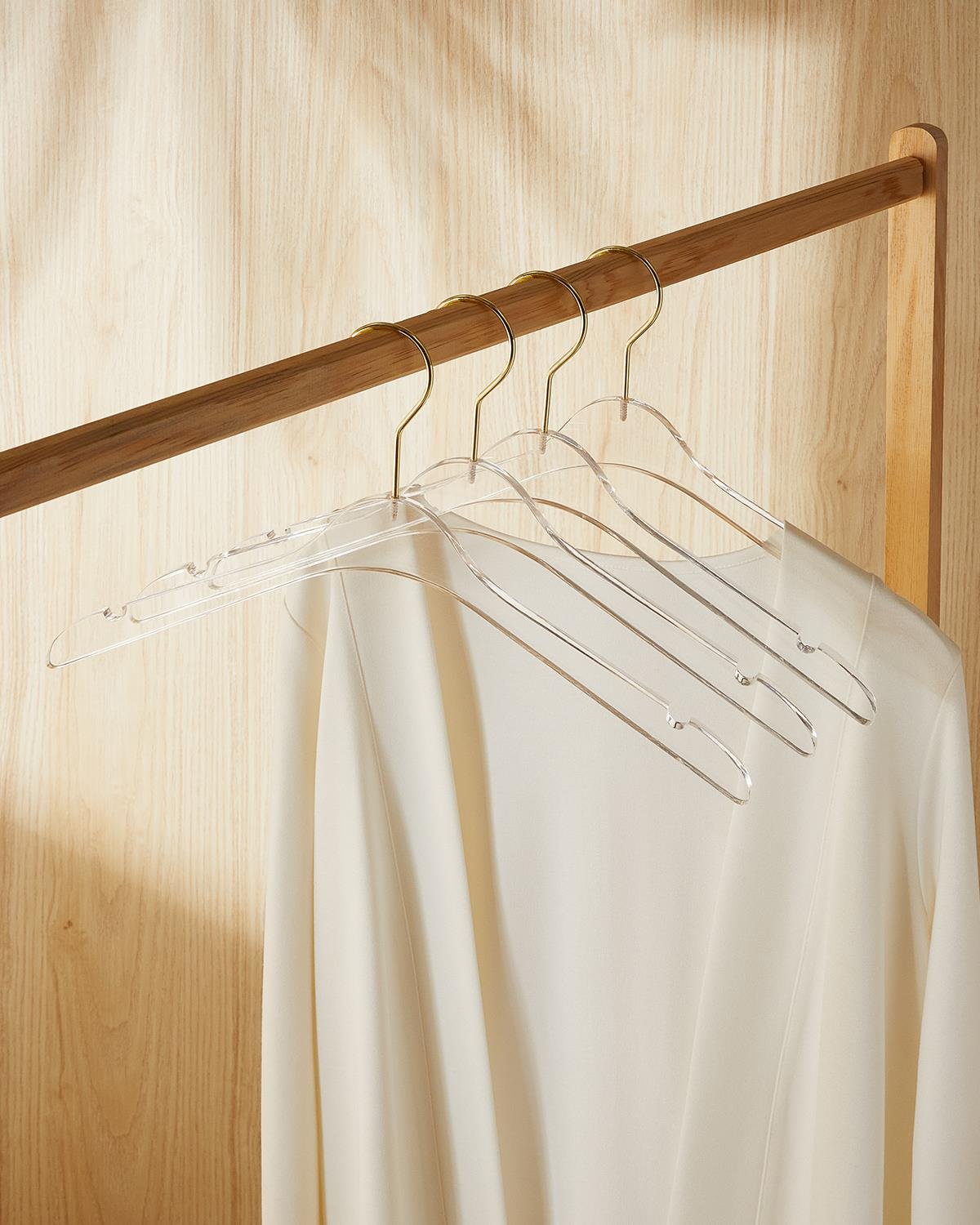 4'lü Şeffaf Akrilik Giysi Askısı 38.5 x 21.5 x 1 cm