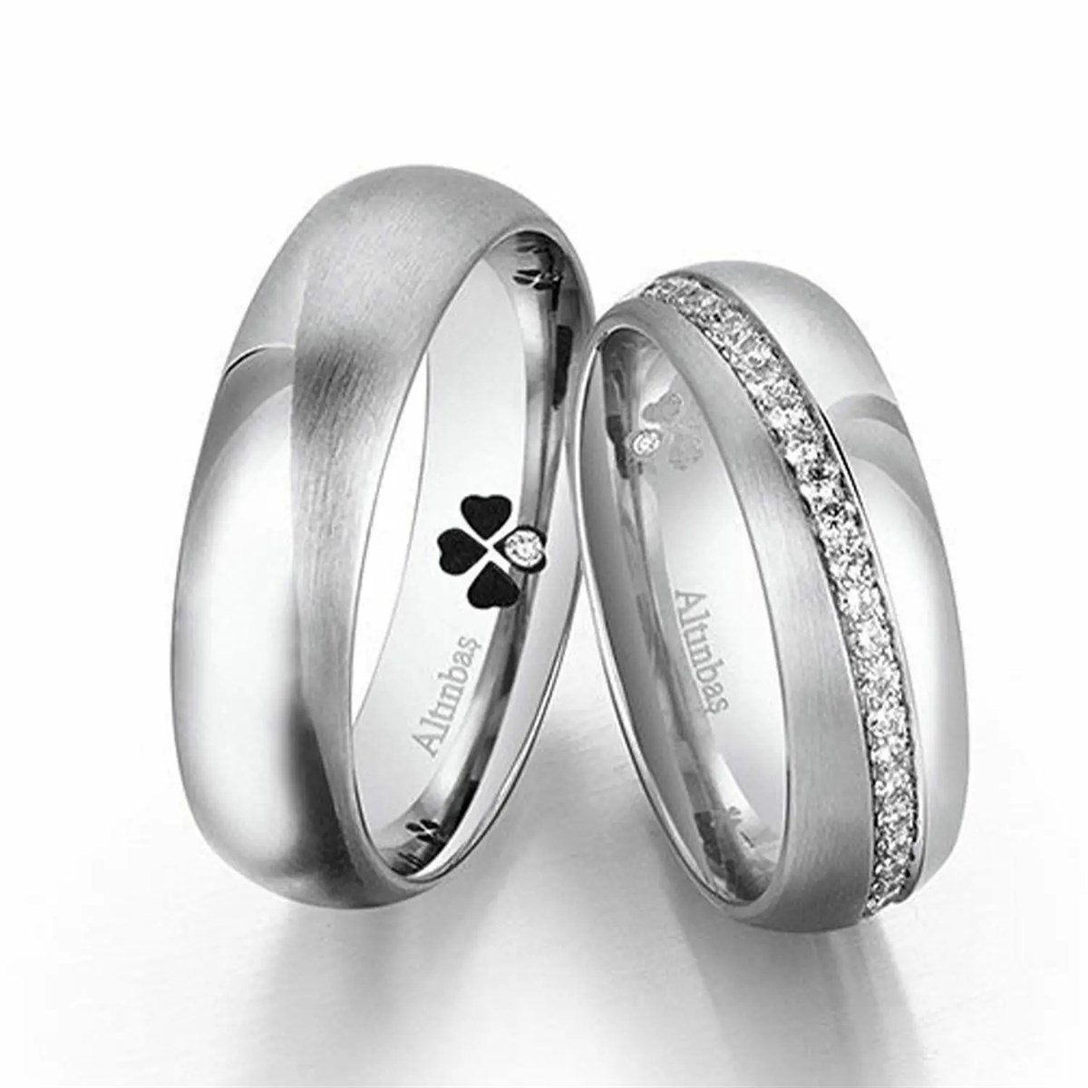 Clovers Pırlantalı Altın İkili Alyans