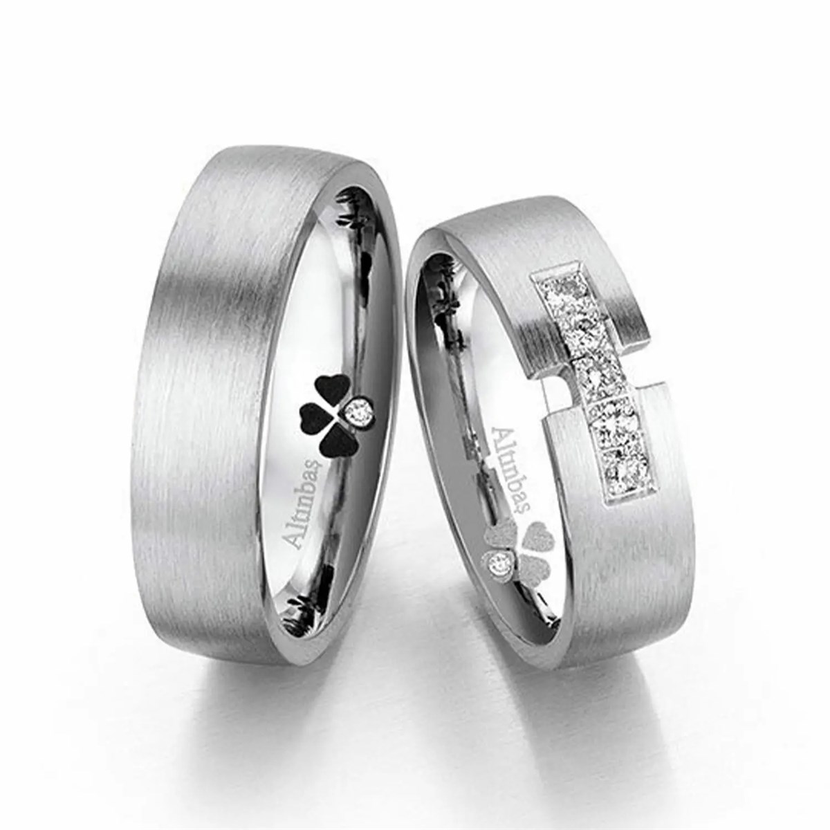 Clovers Pırlantalı Altın İkili Alyans