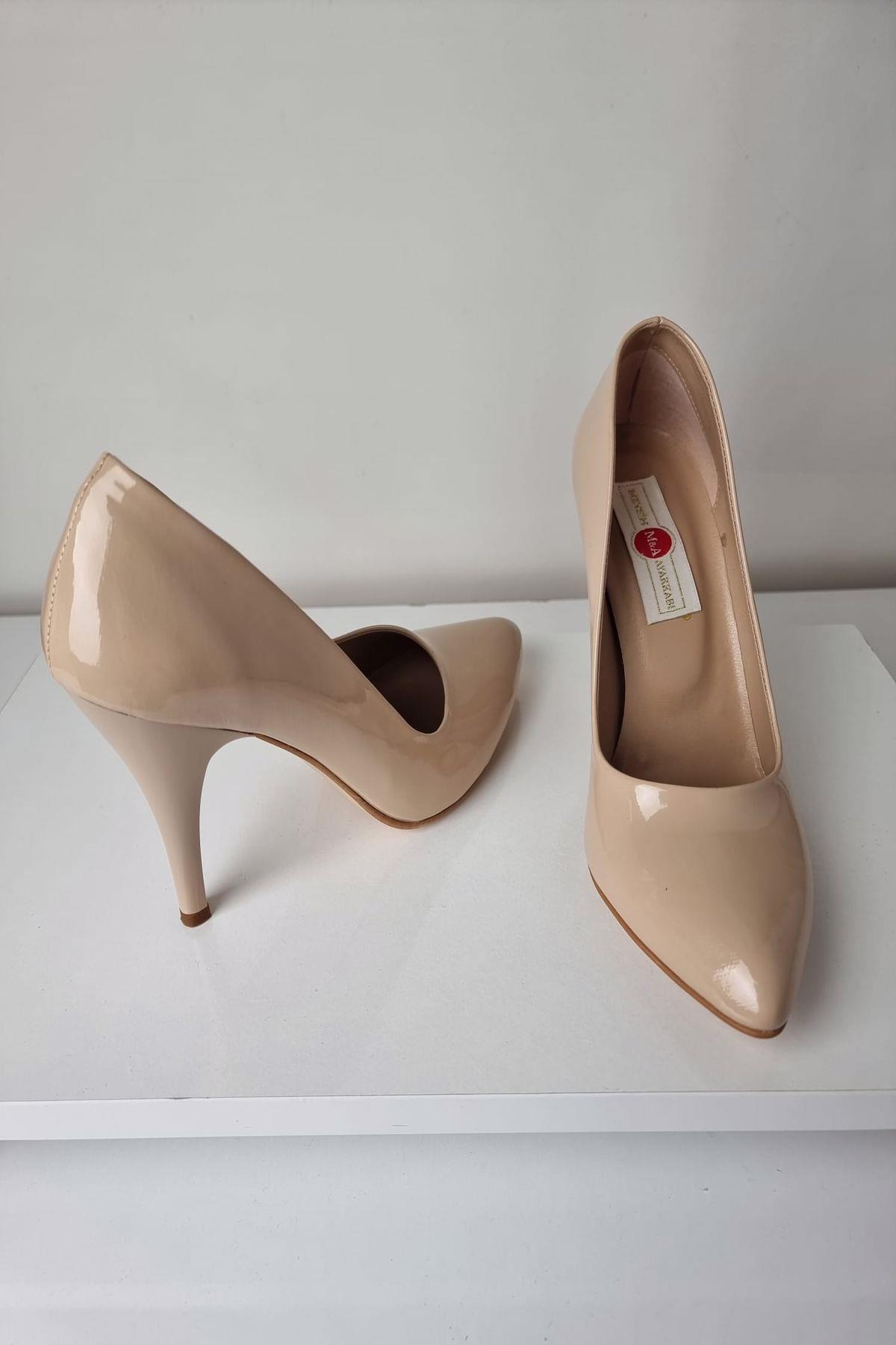 1140 Kadın Stiletto Topuklu Ayakkabı Bej Rugan