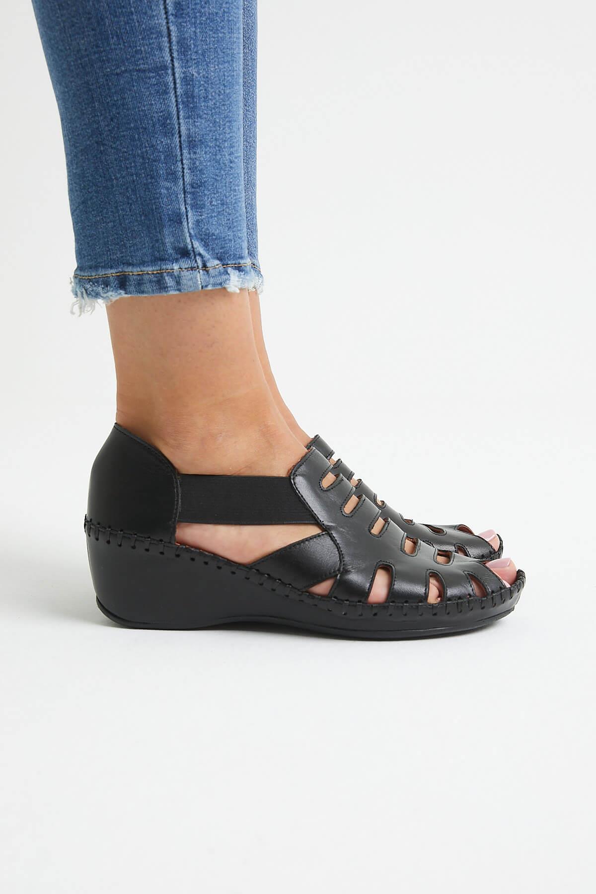 21793070 Kadın Günlük Deri Comfort Sandalet Siyah