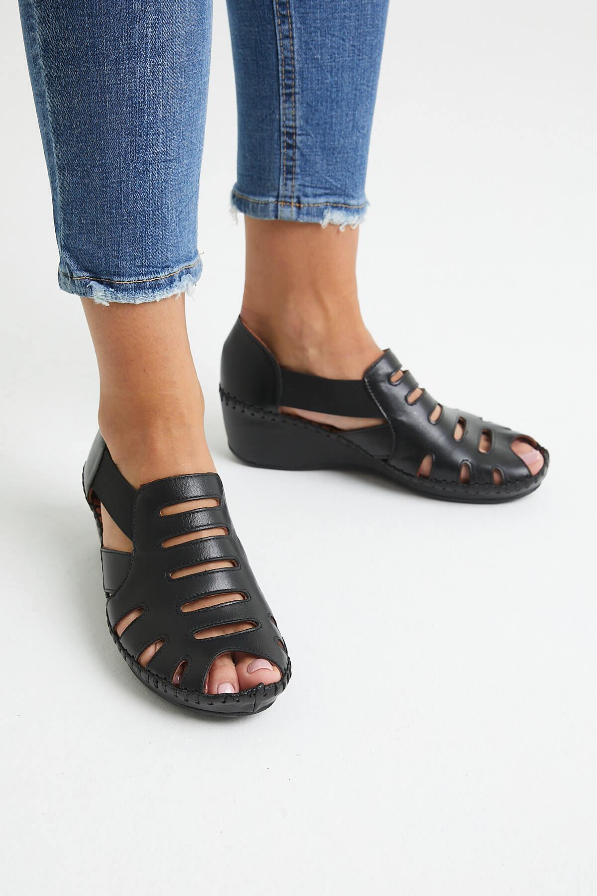 21793070 Kadın Günlük Deri Comfort Sandalet Siyah