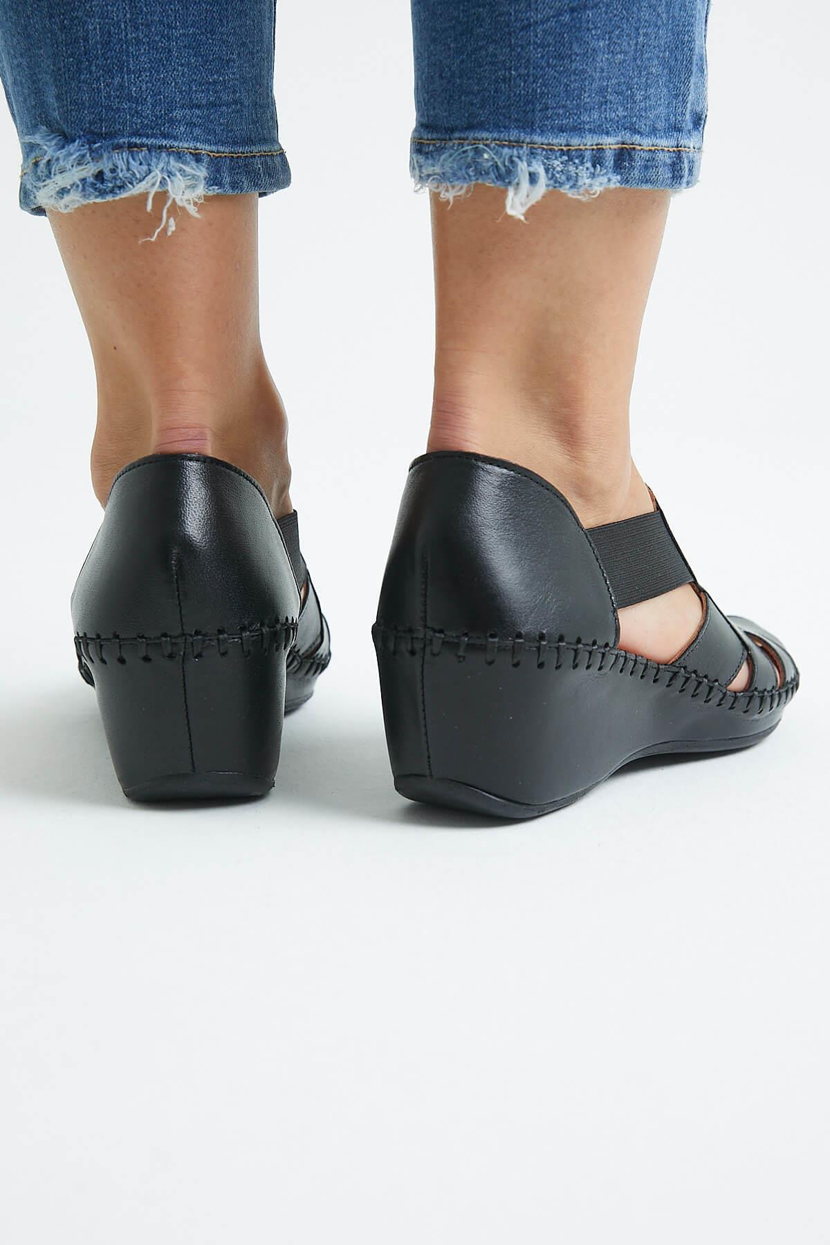 21793070 Kadın Günlük Deri Comfort Sandalet Siyah