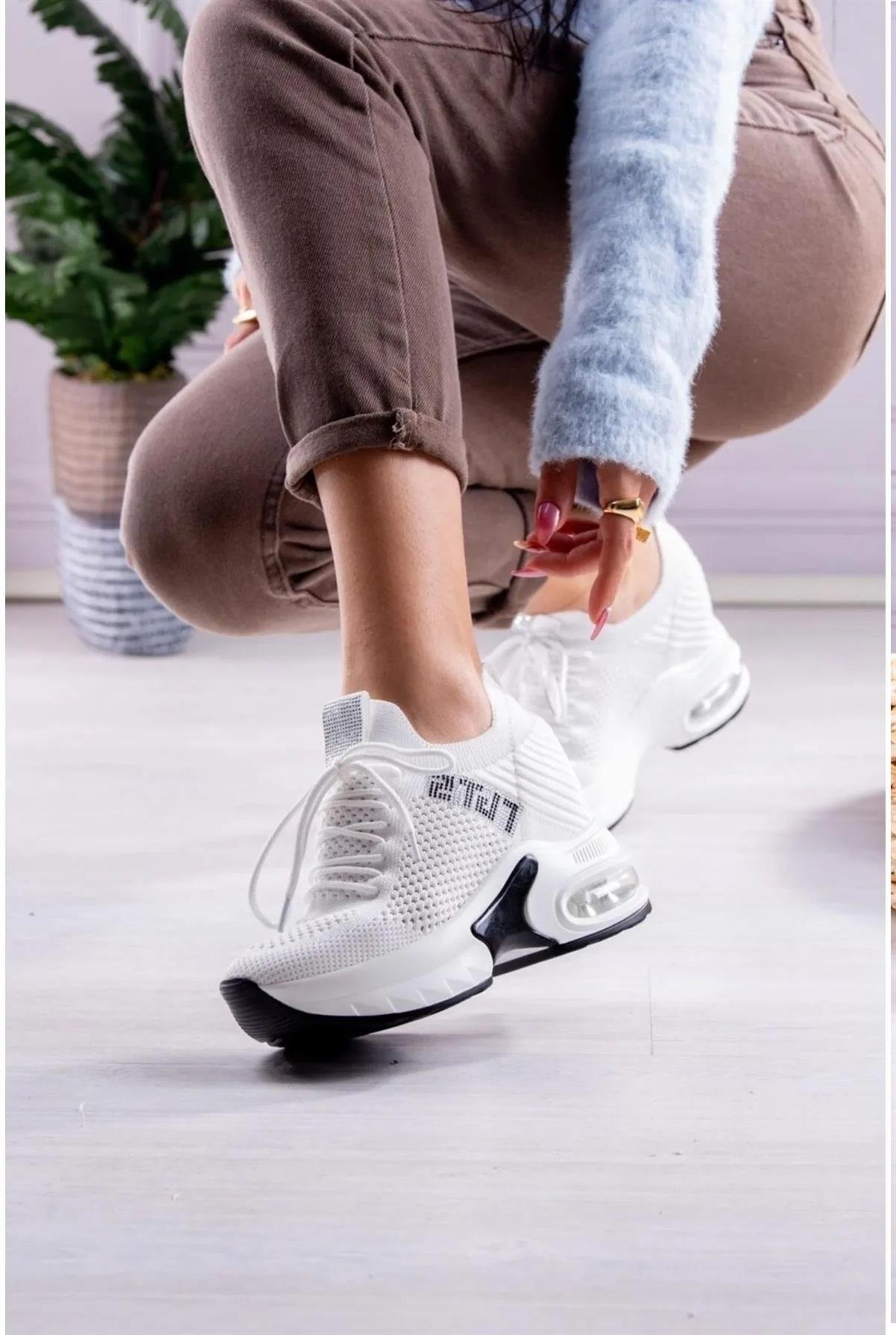 23Y300 YUKSEKDOLDU SPOR GUJA  Beyaz