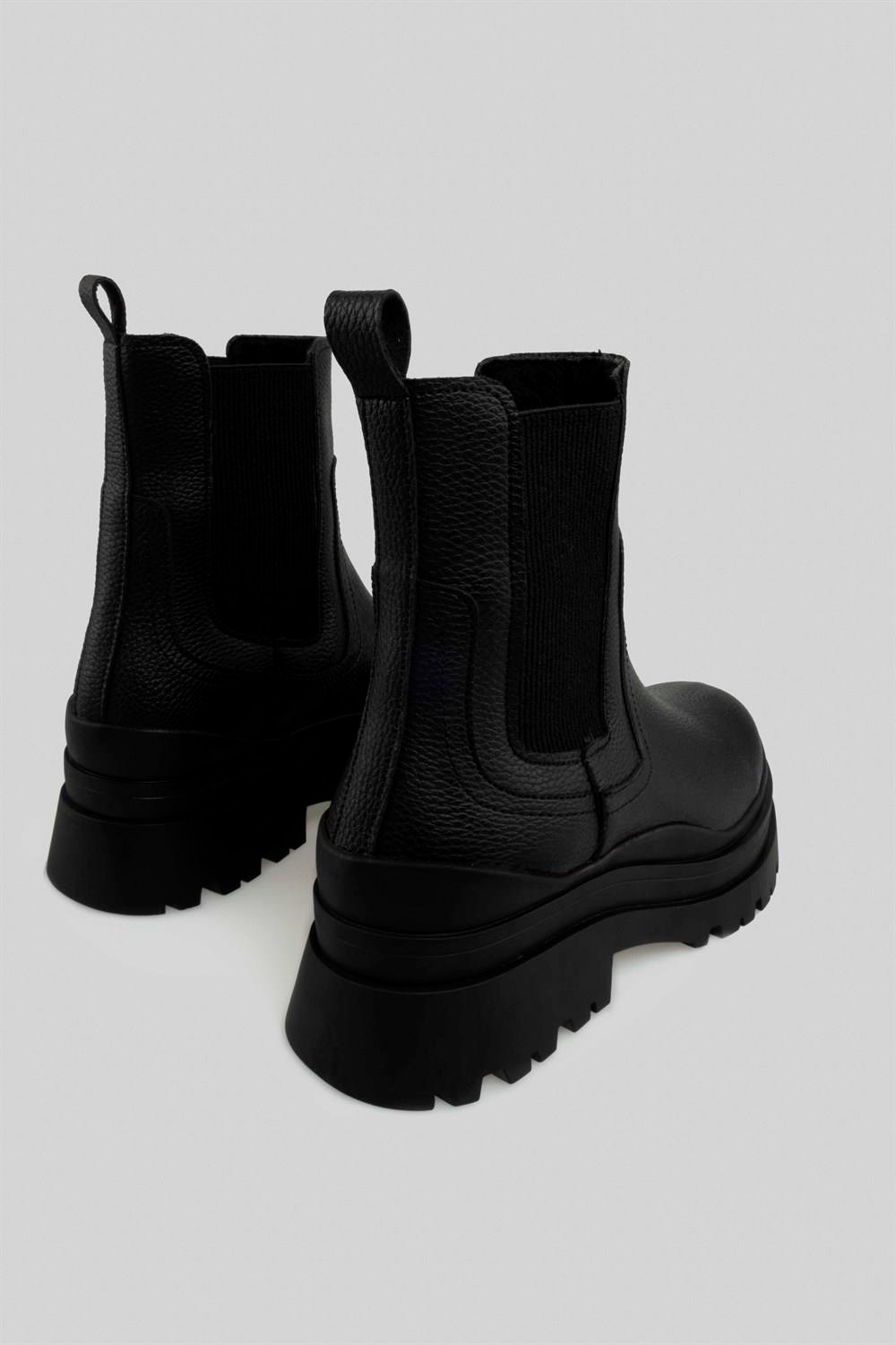 H150 Lastik Detaylı Kalın Tabanlı Bot  Siyah