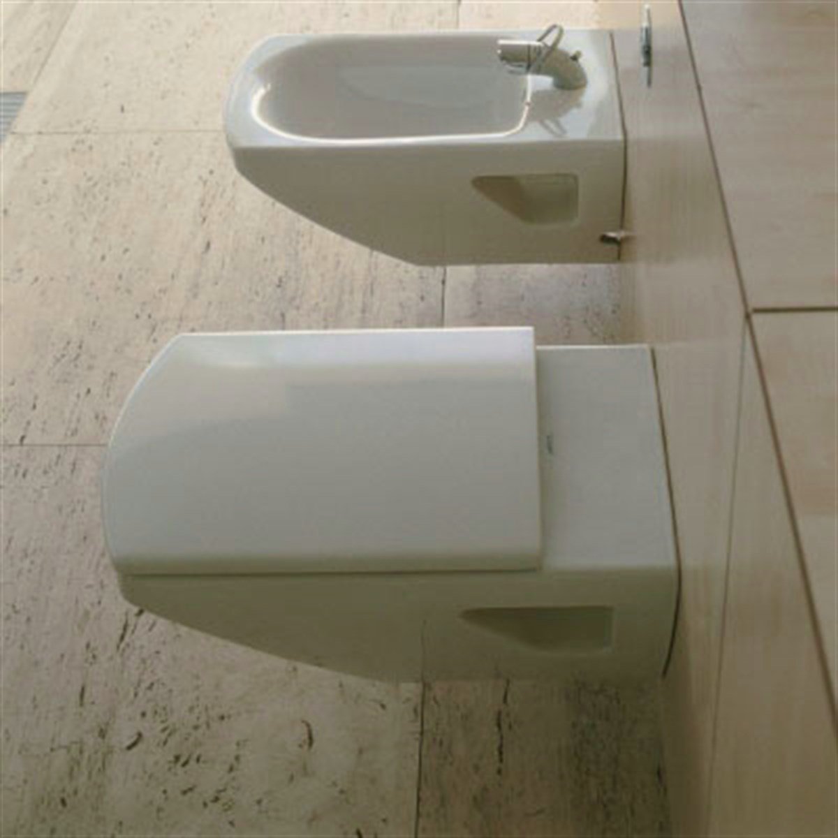 DURAVİT CARO MODERN ASMA KLOZET