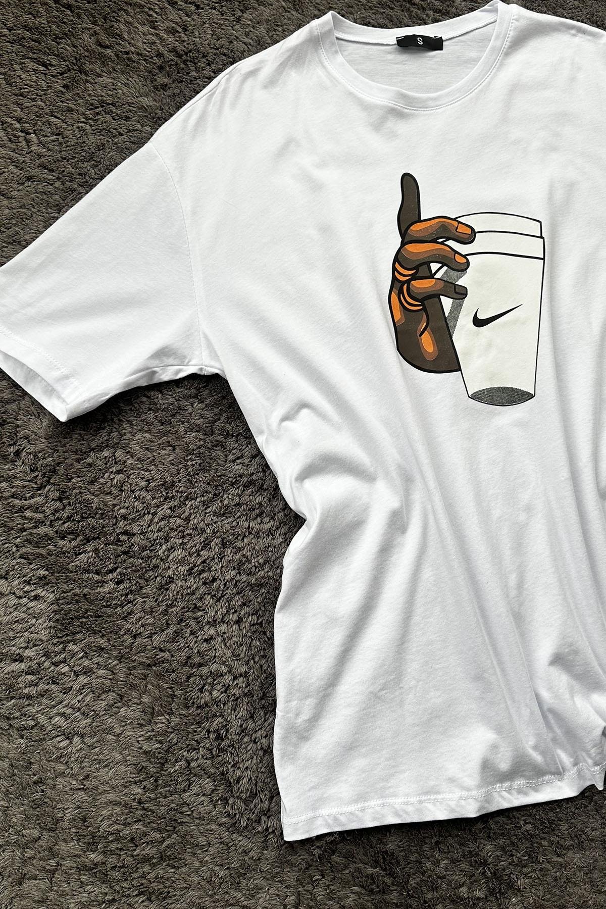 Kadın Amblemli Bardak Baskılı Tshirt - BEYAZ