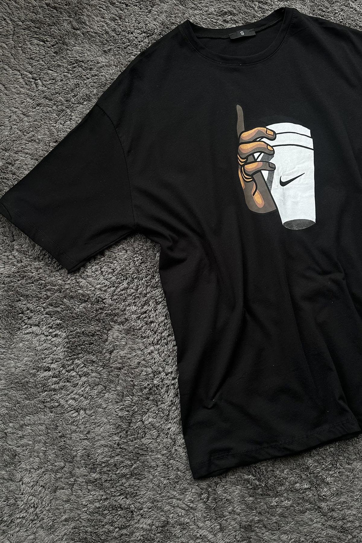 Kadın Amblemli Bardak Baskılı Tshirt - SİYAH