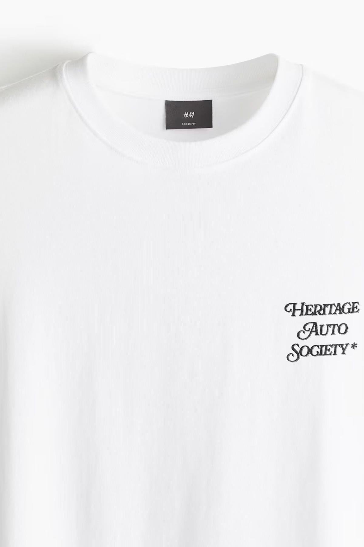Kadın Arkası Araba Yazı Baskılı Tshirt - BEYAZ