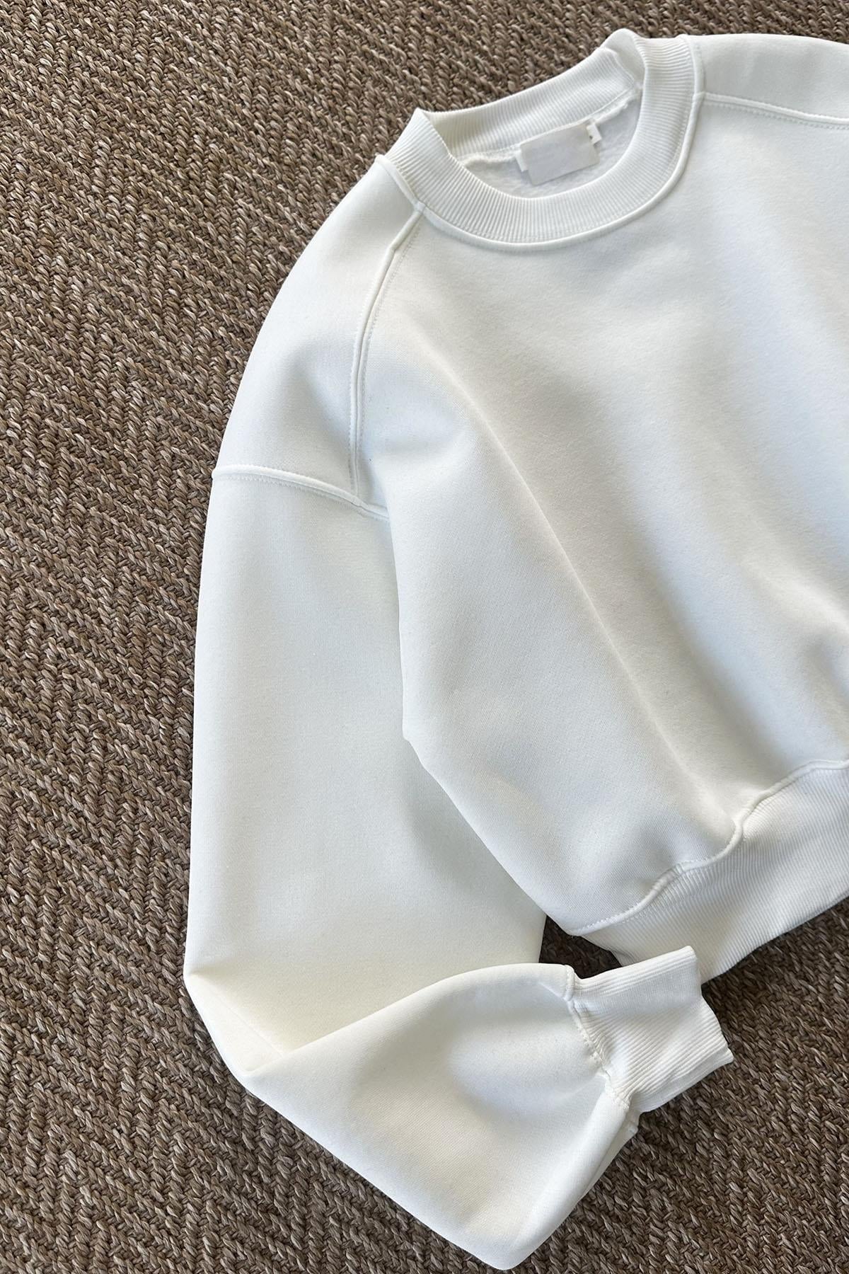 Kadın Bisiklet Yaka Basic Crop Sweatshirt - BEYAZ