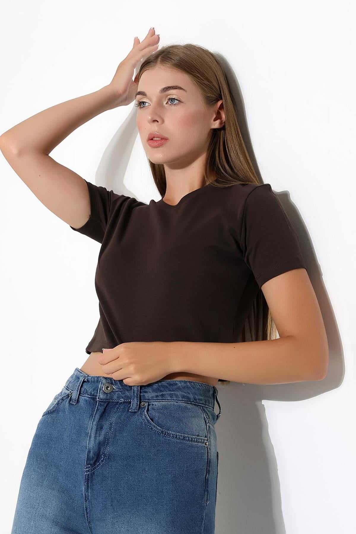 Kadın Bisiklet Yaka Crop Tshirt - KAHVE