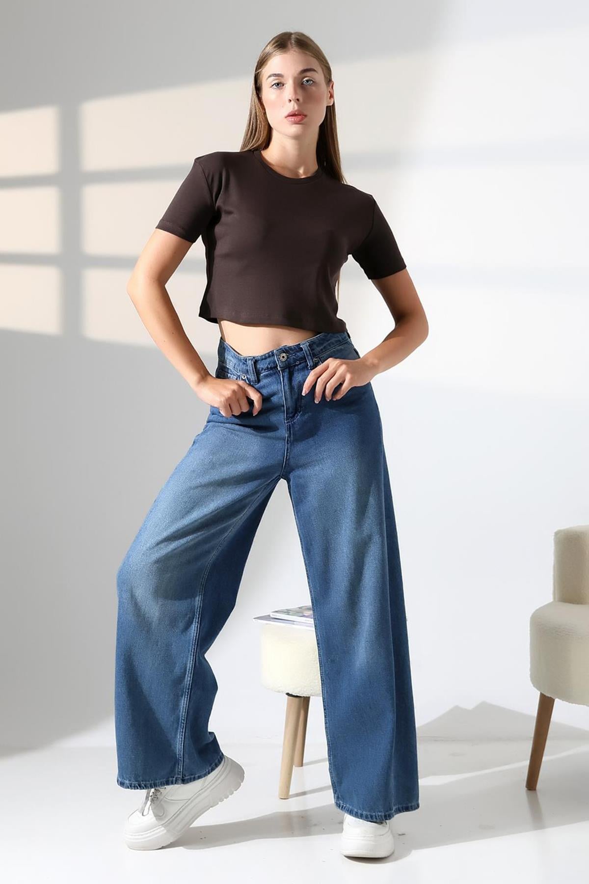 Kadın Bisiklet Yaka Crop Tshirt - KAHVE