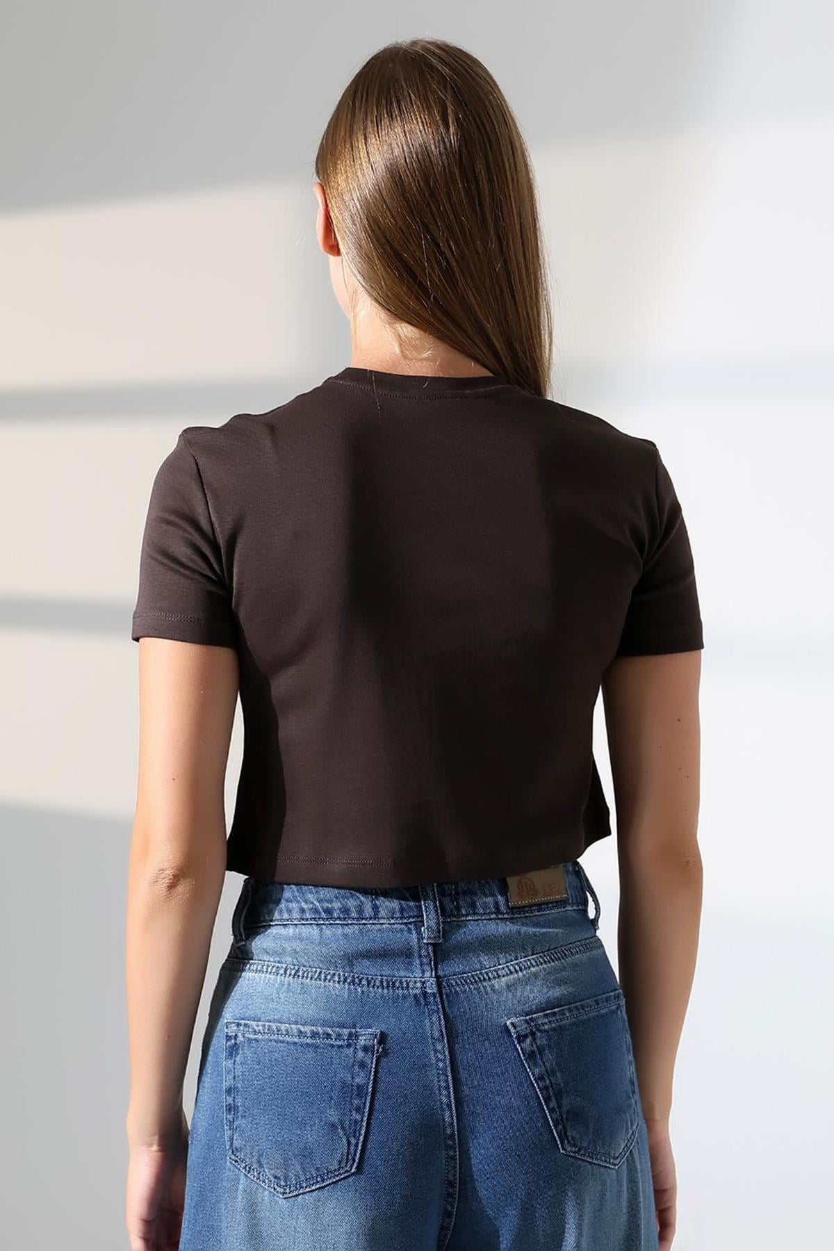 Kadın Bisiklet Yaka Crop Tshirt - KAHVE