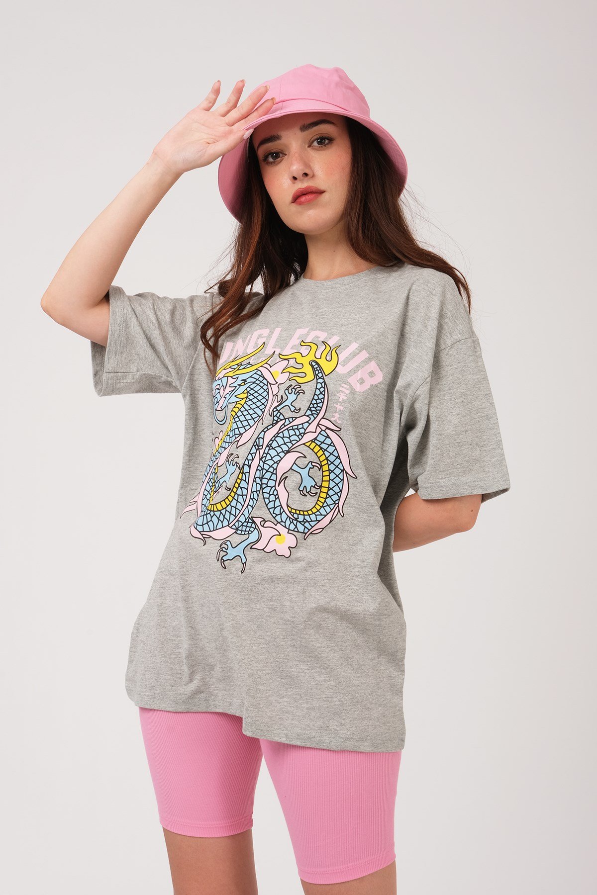 KADIN EJDERHA VE YAZI BASKILI TSHIRT