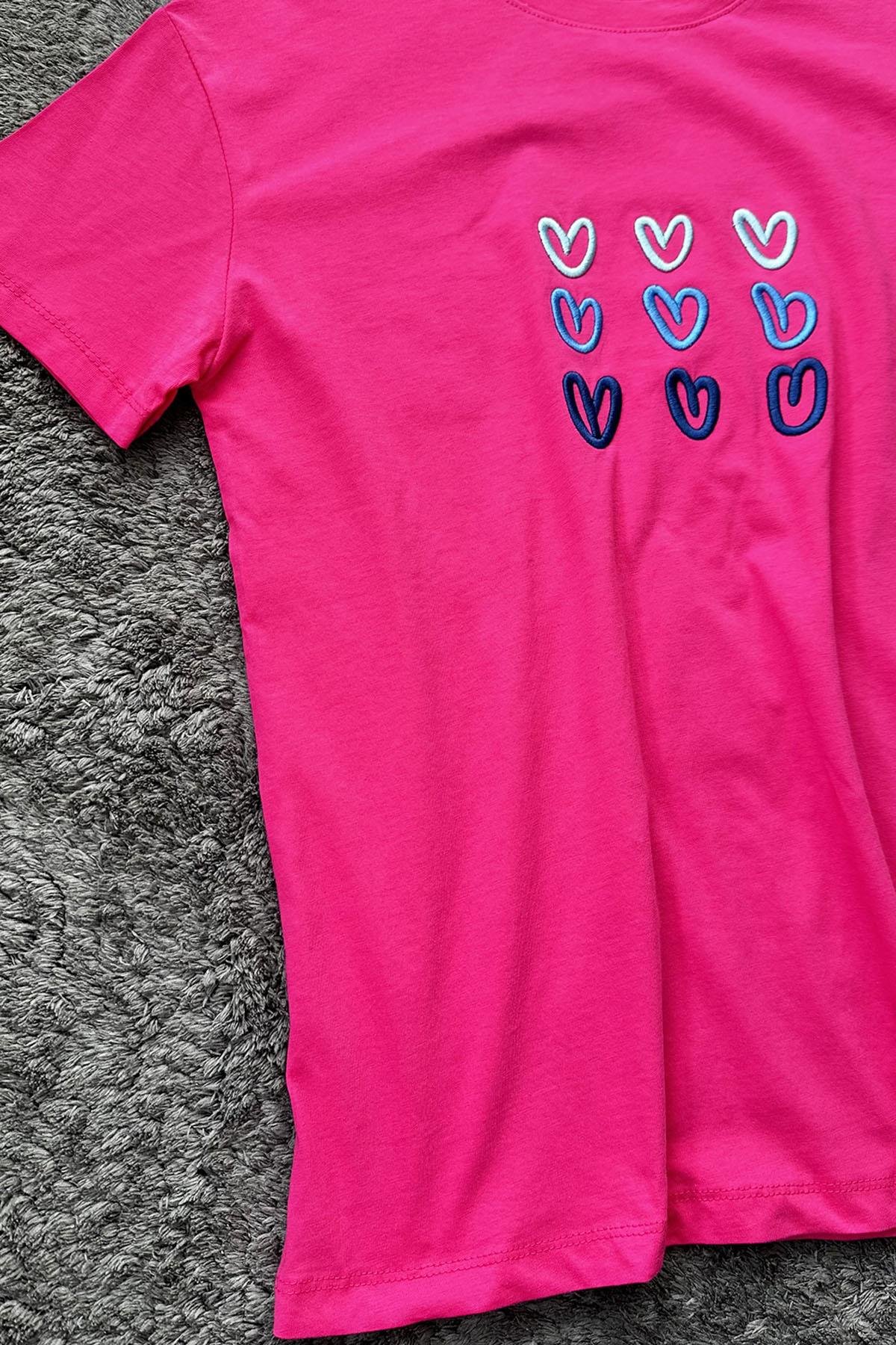 Kadın Kalp Nakışlı Tshirt - FUSYA