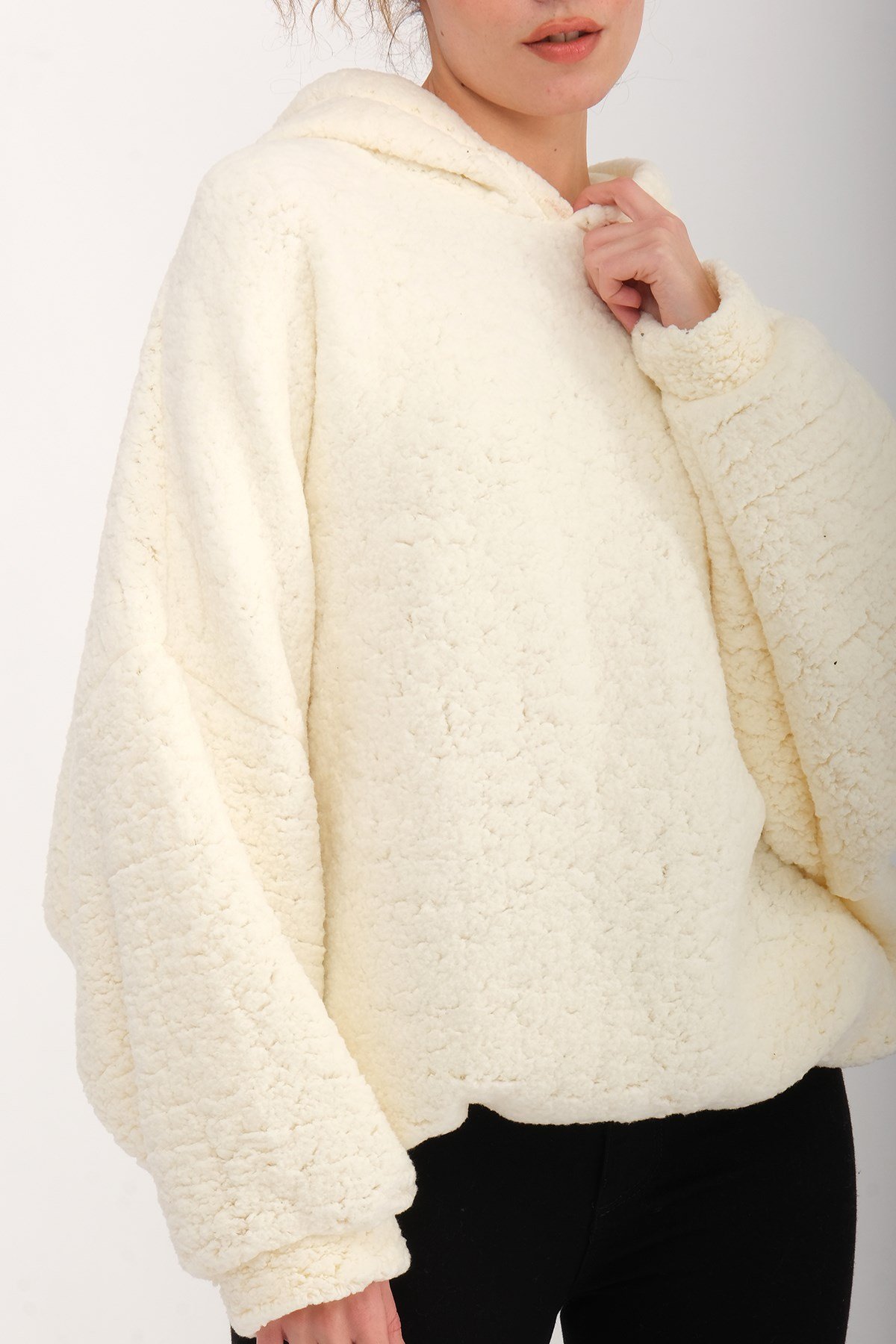 KADIN KAPÜŞONLU SUNİ YÜN SWEATSHIRT