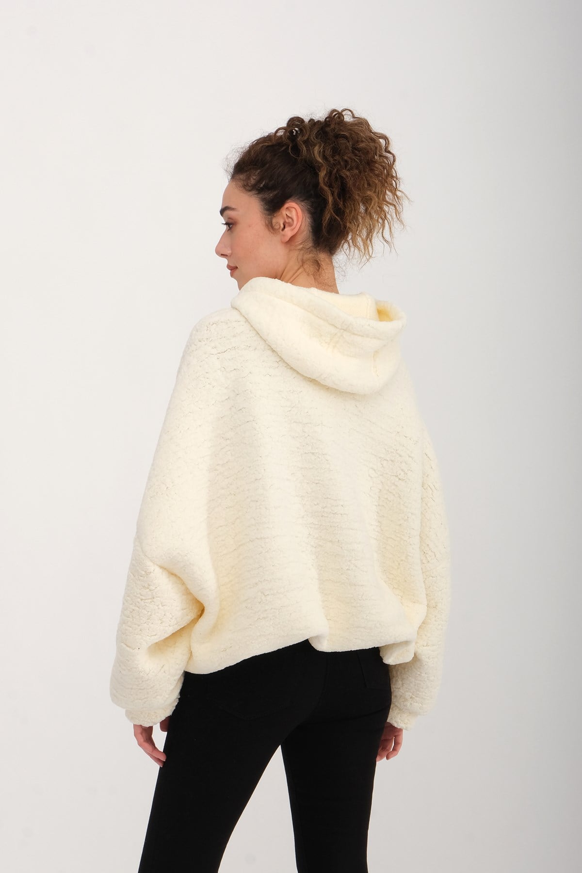 KADIN KAPÜŞONLU SUNİ YÜN SWEATSHIRT