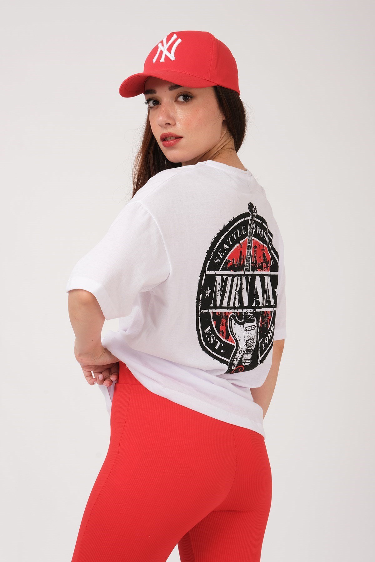 KADIN ÖN ARKA NİRVANA GİTAR BASKILI TSHIRT