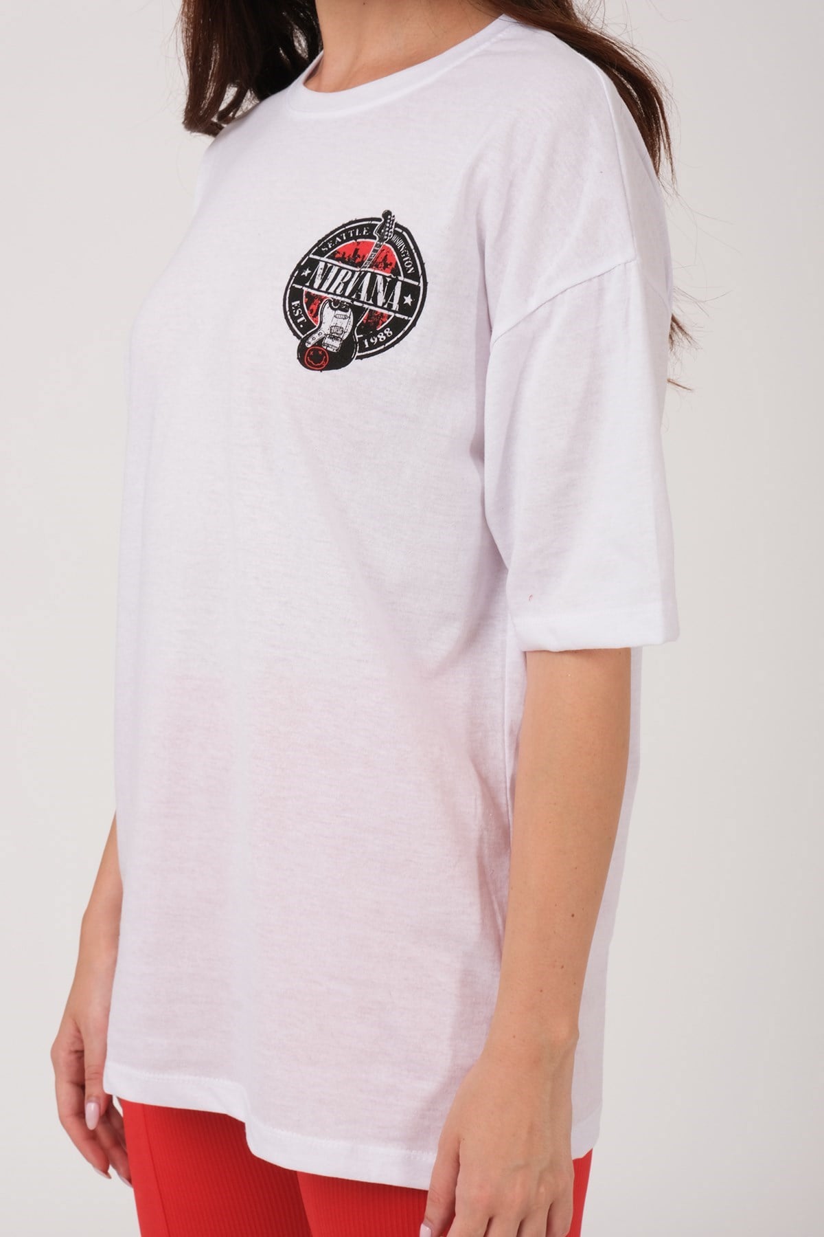 KADIN ÖN ARKA NİRVANA GİTAR BASKILI TSHIRT
