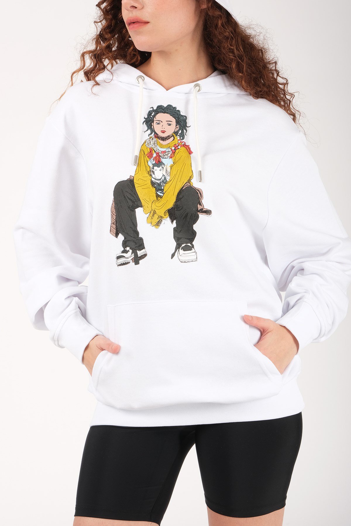 KADIN OTURAN KIZ BASKILI SWEATSHIRT