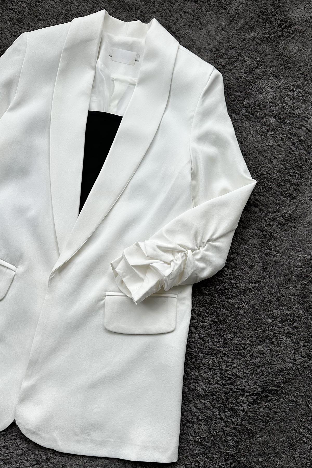 Kadın Şal Yaka Düğmesiz Kolu Büzgülü Blazer Ceket - BEYAZ