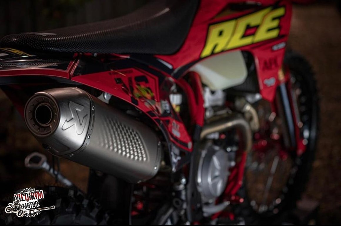HUSQVARNA FE 250/350 MODELLER AKRAPOVİC EGZOZ 20-22