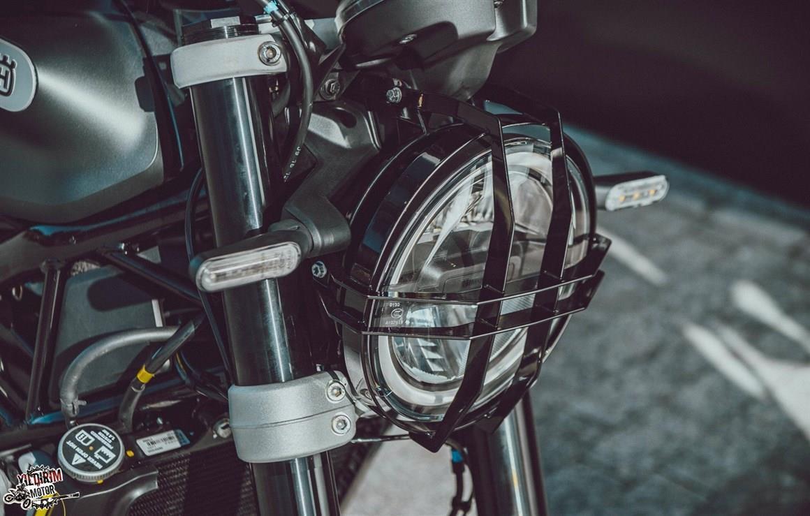 HUSQVARNA SVARTPİLEN 250/401 FAR KORUMA 20-23