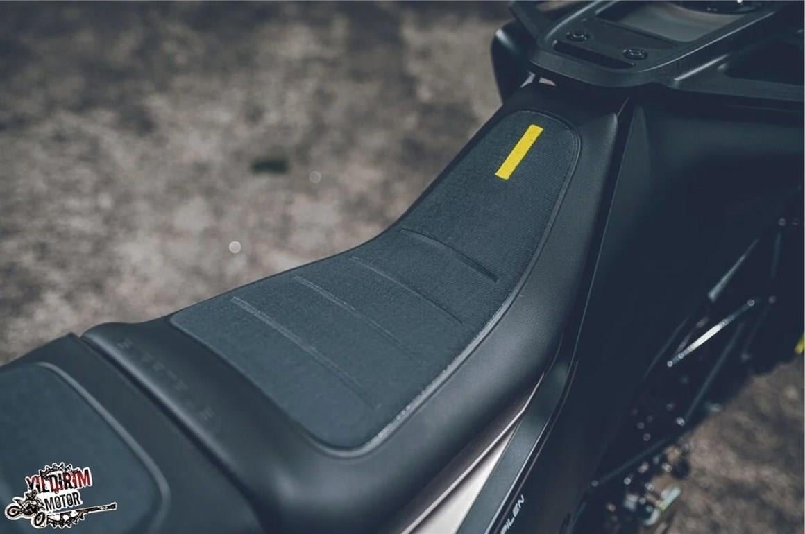 HUSQVARNA SVARTPLEN 250/401 SÜRÜCÜ KOLTUK 20-23