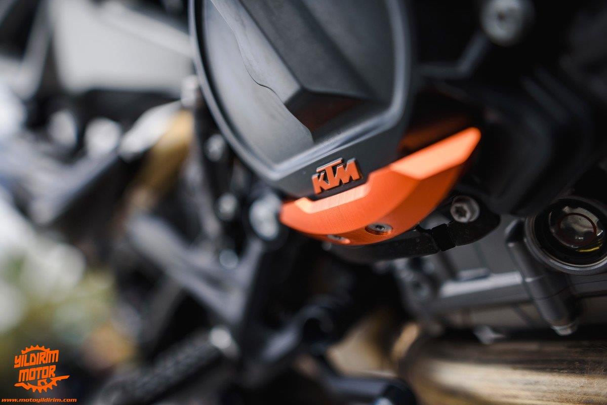KTM 790/890 ADVENTURE DEBRİYAJ KAPAK KORUMA 22-24