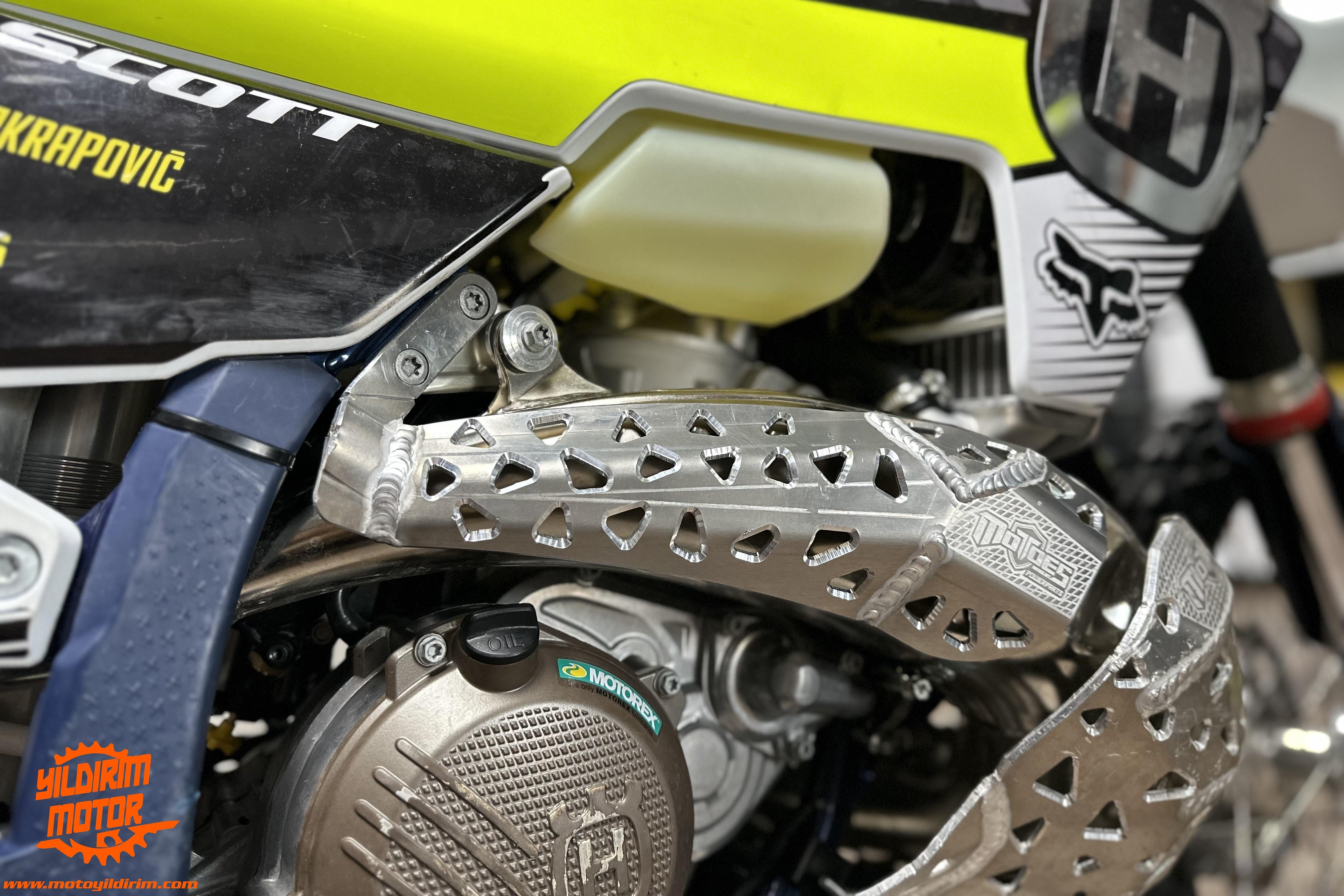 KTM HUSQ GASGAS YERLİ ÜRETİM KARTER KORUMA ÜST UZANTI 24-25