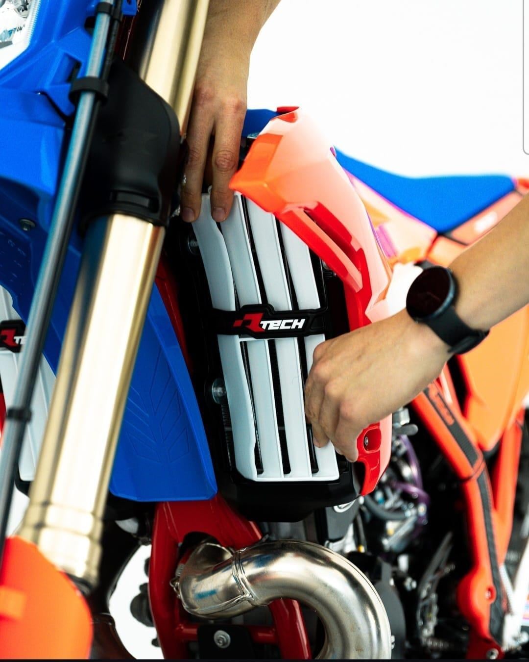 RTECH 2025 BETA RR MODELLER RADYATÖR KORUMA  KIRMIZI