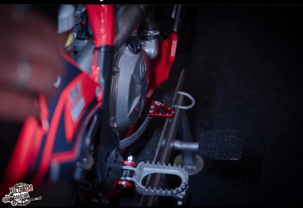 S3 ARKA FREN PEDAL UCU KIRMIZI