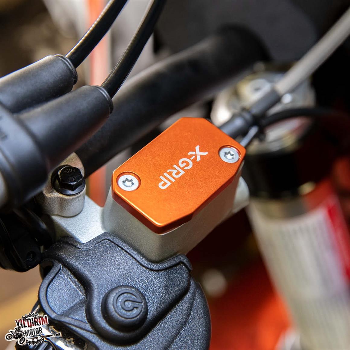 X-GRİP KTM HUSQ GASGAS BREMBO ÜST MERKEZ KAPAK 