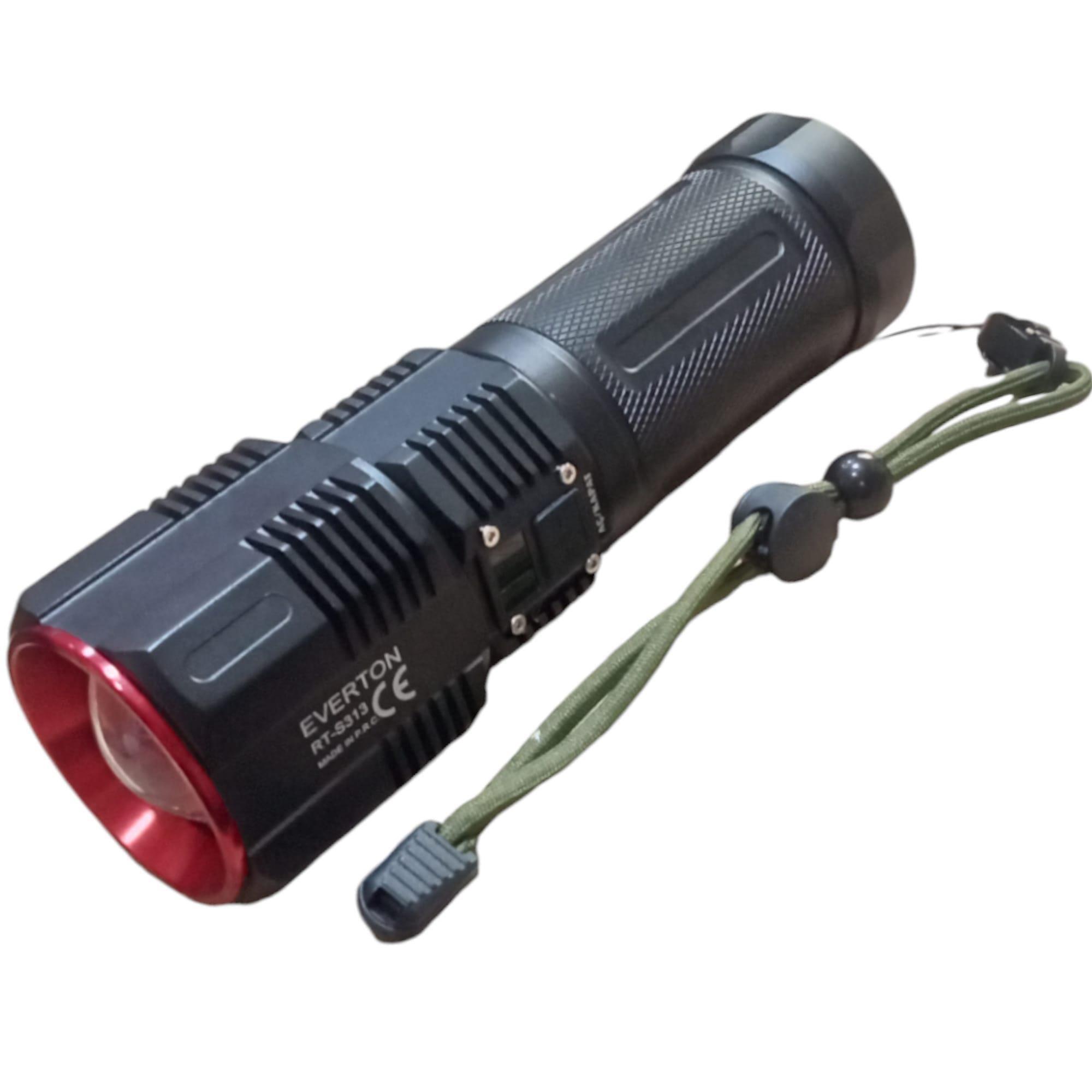 Everton RT-S313 30W Zoomlu Profesyonel El Feneri - Güçlü Aydınlatma ve Dayanıklılık